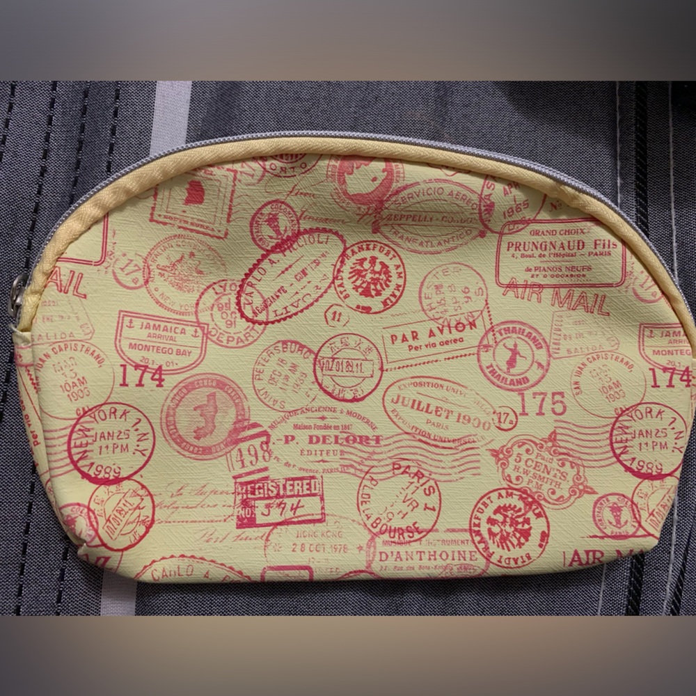 FREE w/$50 purchase || Ipsy makeup bag